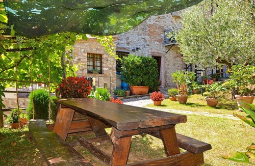 Orbicciano Villa | 295 m² Villa ∙ 6 bedrooms ∙ 10 guests