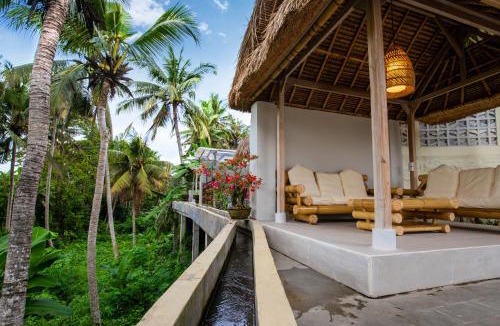 Pengosekan Villa | 2BDR Villa on the River Bank with Rice Field View - 1