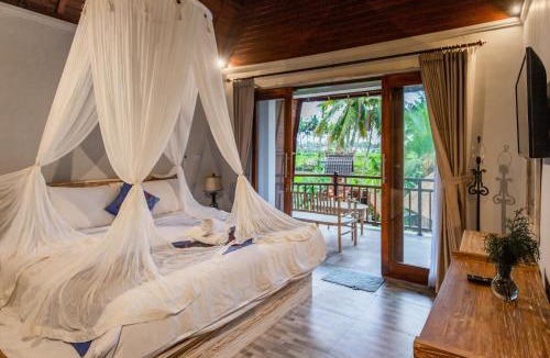 Pengosekan Villa | 2BDR Villa on the River Bank with Rice Field View - 1