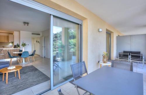 Theoule-sur-Mer Apartment | 2Bedrooms, Thèoule-sur-mer