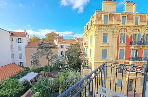 Carnot Apartment | 2BR Close Gare Station AC and Balcony DOWNTOWN CANNES - BENAKEY