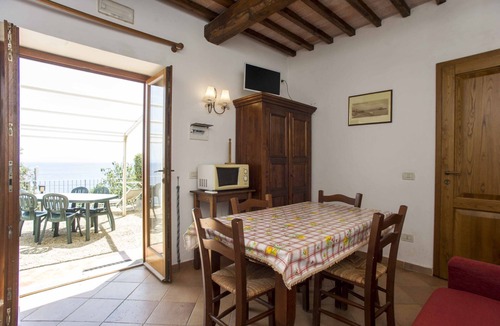 Rio Marina Apartment | 2room 5 Splendid Residence La Scogliera on the East Coast, near the beach of Cala Seregola