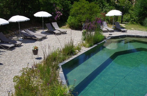 Les Restanques Apartment | 3* apartment for 2 people in a provencal villa with natural pool & free bicycles