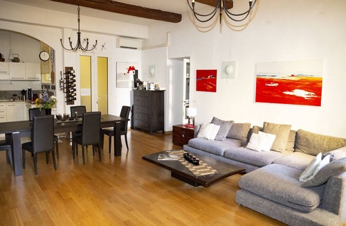 Old Town Apartment | 3 Bedroom Air Conditioned Apartment In The Heart Of Old Town Nice