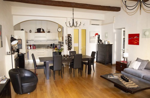 Old Town Apartment | 3 Bedroom Air Conditioned Apartment In The Heart Of Old Town Nice