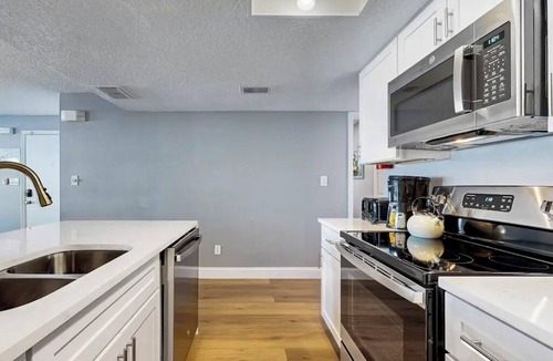 Royal Palm Bay Condo | 3-bedroom FIRST FLOOR condo in Kissimmee with AC, fully remodeled and more