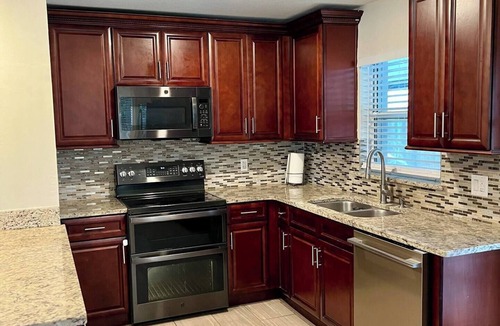 Azalea Park House | 3 Bedroom POOL Home in the Heart of Orlando