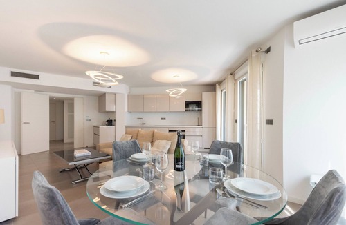 Pointe Croisette Apartment | 3-Br Apartment with Pool, Parking & Beaches 100m away