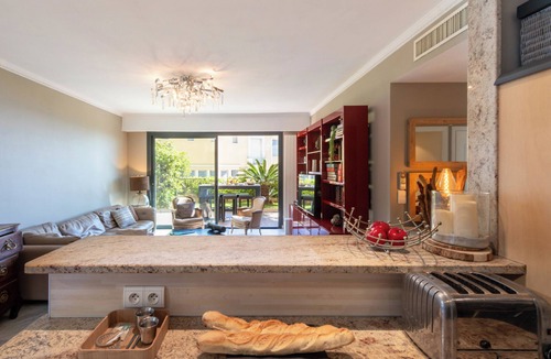 Pointe Croisette Apartment | 3-Br Apartment with Private Pool & Sea View
