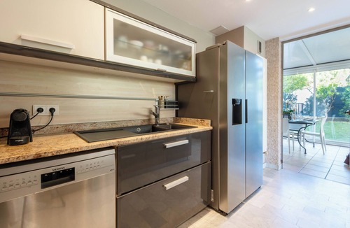 Pointe Croisette Apartment | 3-Br Apartment with Private Pool & Sea View