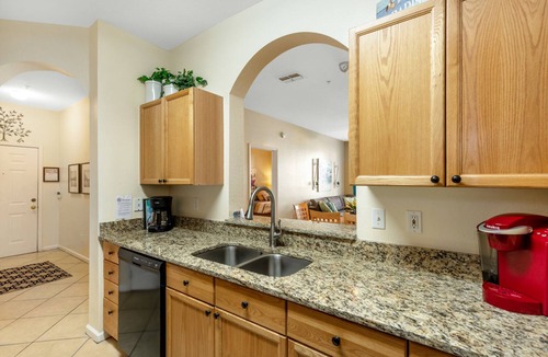Windsor Palms Condo | 3 miles to Disney, 1st Floor, Gated Resort, Roomy, Comfy & Quiet