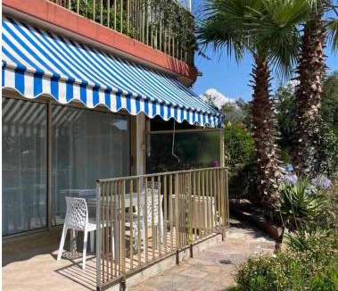 Mandelieu-la-Napoule Beach Apartment | 3 pièces avec piscine à 5 minutes à pied de la plage!
