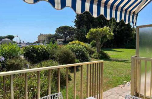 Mandelieu-la-Napoule Beach Apartment | 3 pièces avec piscine à 5 minutes à pied de la plage!