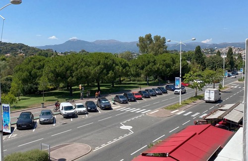Cros-de-Cagnes Apartment | 3-room apartment 100 M from the beach