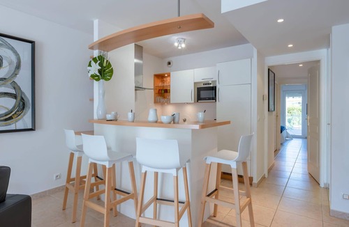 Pointe Croisette Apartment | 3-Room Apartment in Prestigious Residence