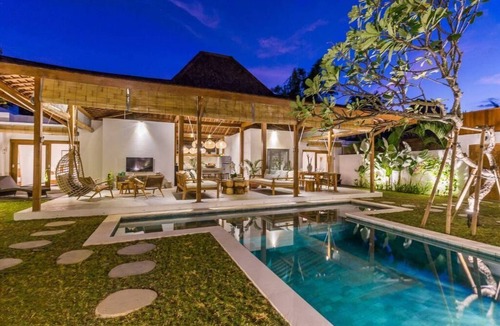 Petitenget Villa | 3 Villas connected in Seminyak center/36pax