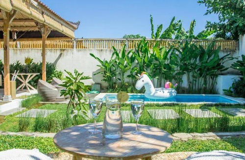 Sunset Road Villa | 300 m² Villa ∙ 2 bedrooms ∙ 6 guests