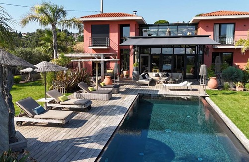Nice Villa | 300 m² Villa ∙ 3 bedrooms ∙ 8 guests