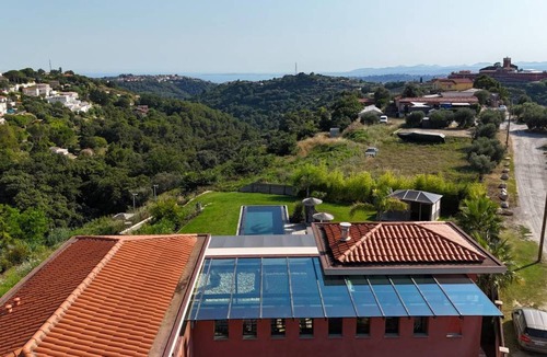 Nice Villa | 300 m² Villa ∙ 3 bedrooms ∙ 8 guests