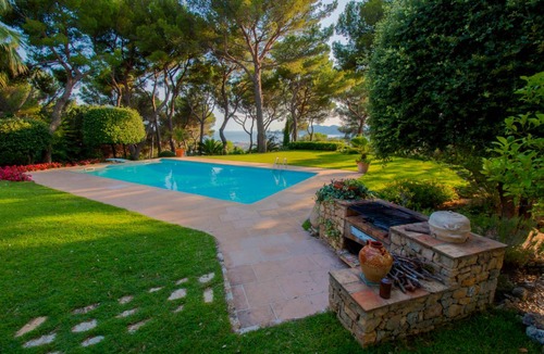 Cannes Villa | 300 m² Villa ∙ 4 bedrooms ∙ 8 guests