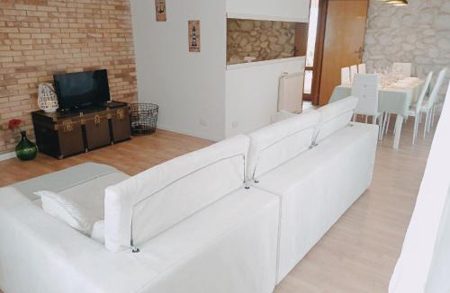 Lido di Camaiore Villa | 300 mt from the Sea - Free Parking - Wi-fi AC & Prime Video