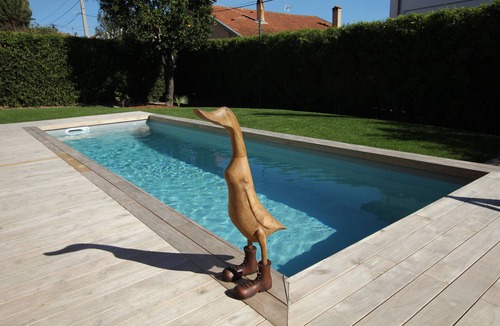 Antibes City Centre Apartment | 30m2 RDJ duplex apartment with services, solar-heated pool