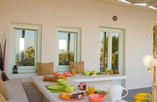 Akrotiri Villa | 320 m² Villa ∙ 5 bedrooms ∙ 10 guests