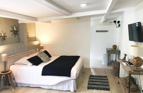 Saint-Paul-de-Vence Bed & Breakfast | 35 m² Bed and breakfast ∙ 2 guests
