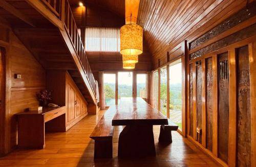 Baturiti Hotel | 35 m² Hotel ∙ 3 bedrooms ∙ 8 guests