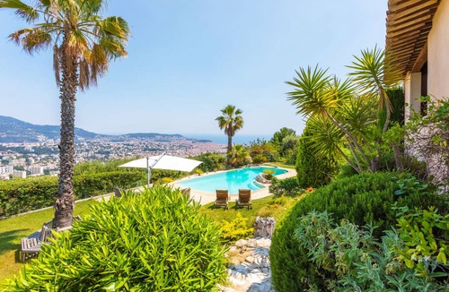 Nice Villa | 350 m² Villa ∙ 4 bedrooms ∙ 8 guests