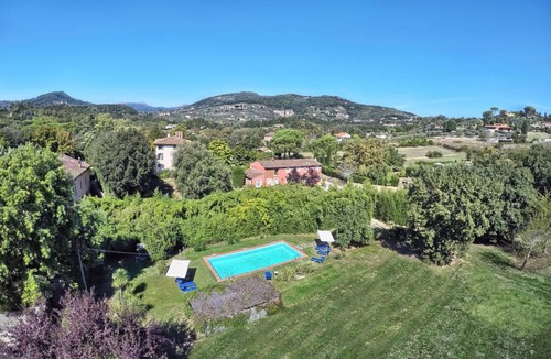 Lucca Villa | 350 m² Villa ∙ 6 bedrooms ∙ 12 guests