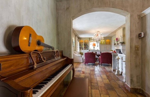 Mouans-Sartoux Villa | 350 m² Villa ∙ 9 bedrooms ∙ 18 guests