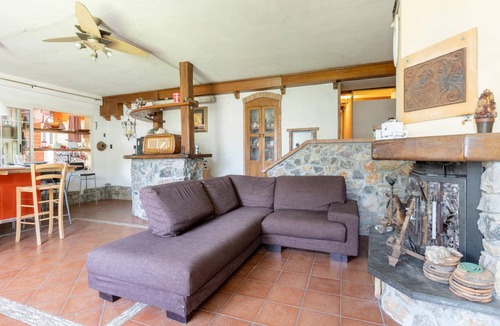 Serralta House | 360 m² House ∙ 5 bedrooms ∙ 8 guests