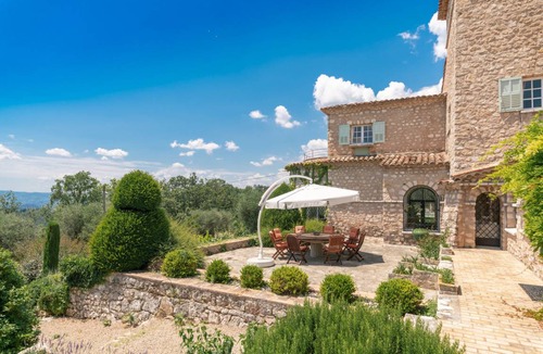 Chateauneuf-Grasse Villa | 380 m² Villa ∙ 6 bedrooms ∙ 12 guests