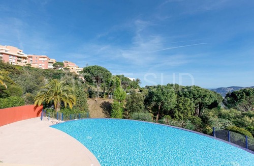 Mandelieu-La-Napoule Apartment | 3bedrooms with sea view and private pool
