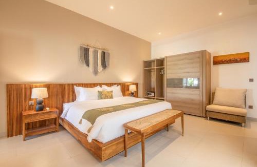Batubelig Villa | 4 Bd Seminyak Rice View, 5 Mins To Cafe Del Mar