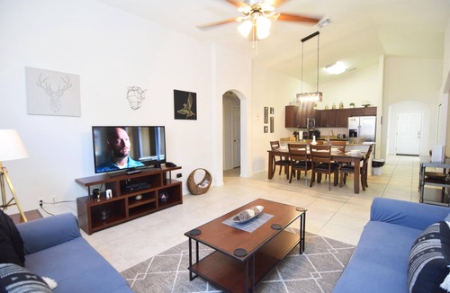 West Haven House | 4 bed pool home, 2 king suites, west-facing pool, games room, Disney 11 miles!