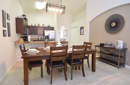 West Haven House | 4 bed pool home, 2 king suites, west-facing pool, games room, Disney 11 miles!