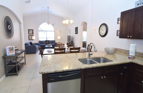 West Haven House | 4 bed pool home, 2 king suites, west-facing pool, games room, Disney 11 miles!