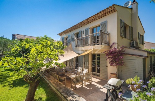 Saint-Tropez House | 4 bedroom house w/airco, 2 parking spaces, pool, 7 min walk to Place des Lices
