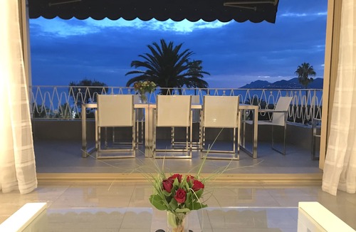 Le Suquet Apartment | 4 bedrooms - Close to palace - Sea front - Beaches on foot . Near Old Port