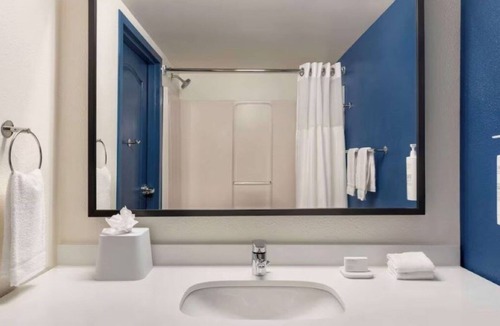 Southwest Orlando Hostel | 4 Relaxing Rooms Perfect for Your Orlando Adventure – Free Breakfast & Pool
