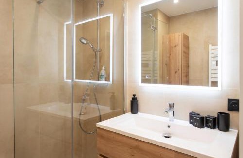 Pasteur Apartment | #41 Flat for 6, 3 Bdrs Parking Wifi 5mins walk Tram T1