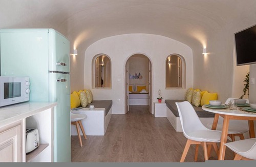Pyrgos House | 42 m² House ∙ 1 bedroom ∙ 4 guests