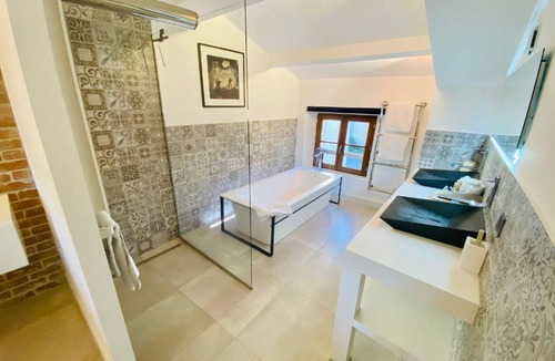 Saint-Paul-de-Vence Hostel | 43 m² Hostel ∙ 4 guests