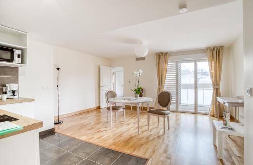 Saint-Laurent-du-Var Apartment | 45 m² Serviced apartment ∙ 2 guests
