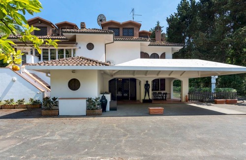 Camaiore Villa | 450 m² Villa ∙ 7 bedrooms ∙ 12 guests
