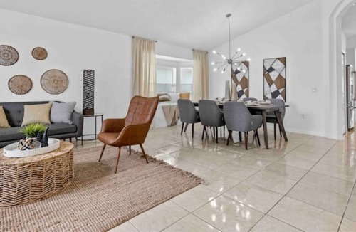 Lake Berkley House | 4BD/3BA Private Pool @ Lake Berkley Resort