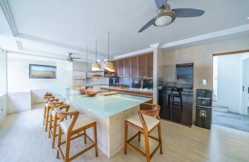 Babakan Villa | 4Bedrooms villa with views of rice field, mountain, & sunset w/spacious garden.n
