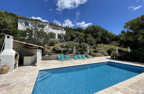 Tourrettes-sur-Loup Villa | 5 bedroom villa with sea view in Tourettes